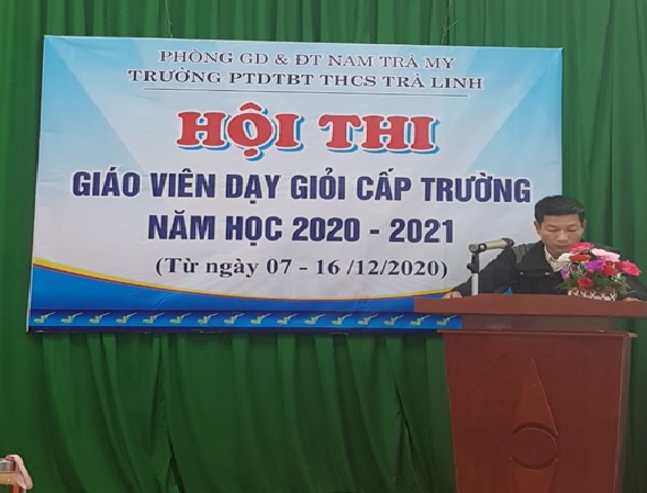 Thầy Nguyễn Thanh- Hiệu trưởng nhà trường phát biểu tổng kết hội thi